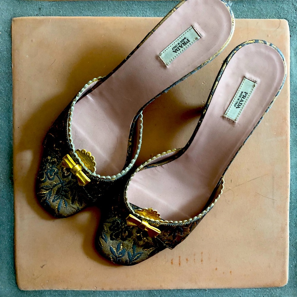 Prada slides - Fancy size 8